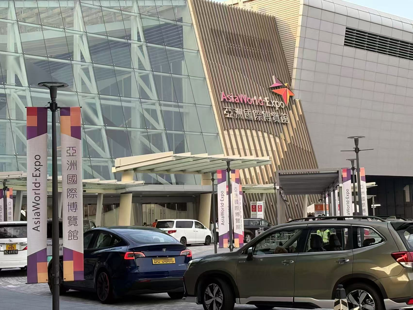 Partisipasi perusahaan GY ing pameran produk kegiatan ruangan Global Sources sing dianakake ing Hong Kong tanggal 27 Oktober sukses banget lan narik akeh pelanggan anyar.